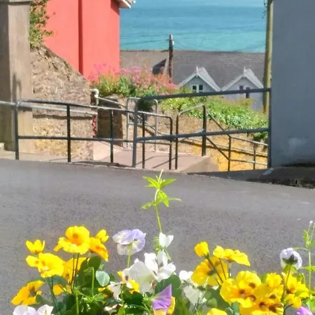 Сasa de vacaciones Sea View Cottage, 2 Bedrooms With Stunning Views Cobh