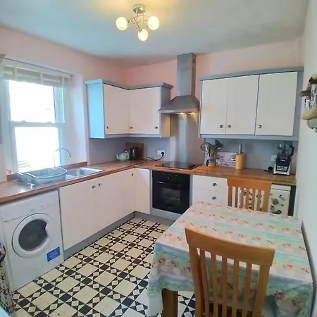 Sea View Cottage, 2 Bedrooms With Stunning Views Semesterbostad