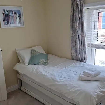 Sea View Cottage, 2 Bedrooms With Stunning Views